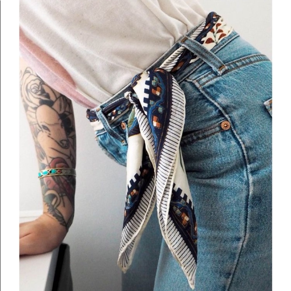 💕Last one Hand Floral Art Chic silk scarf - Picture 4 of 6